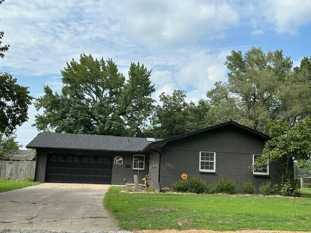 2021 HARVARD AVE, MIAMI, OK 74354, photo 1 of 27