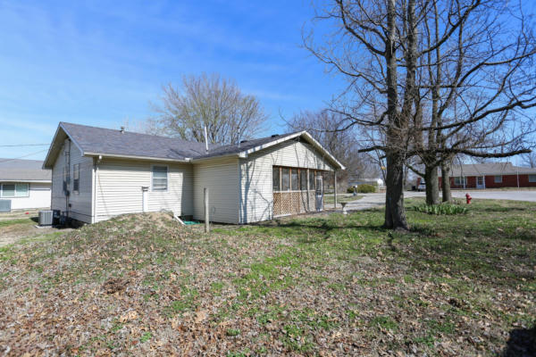 945 S CURTIS ST, WELCH, OK 74369, photo 4 of 29