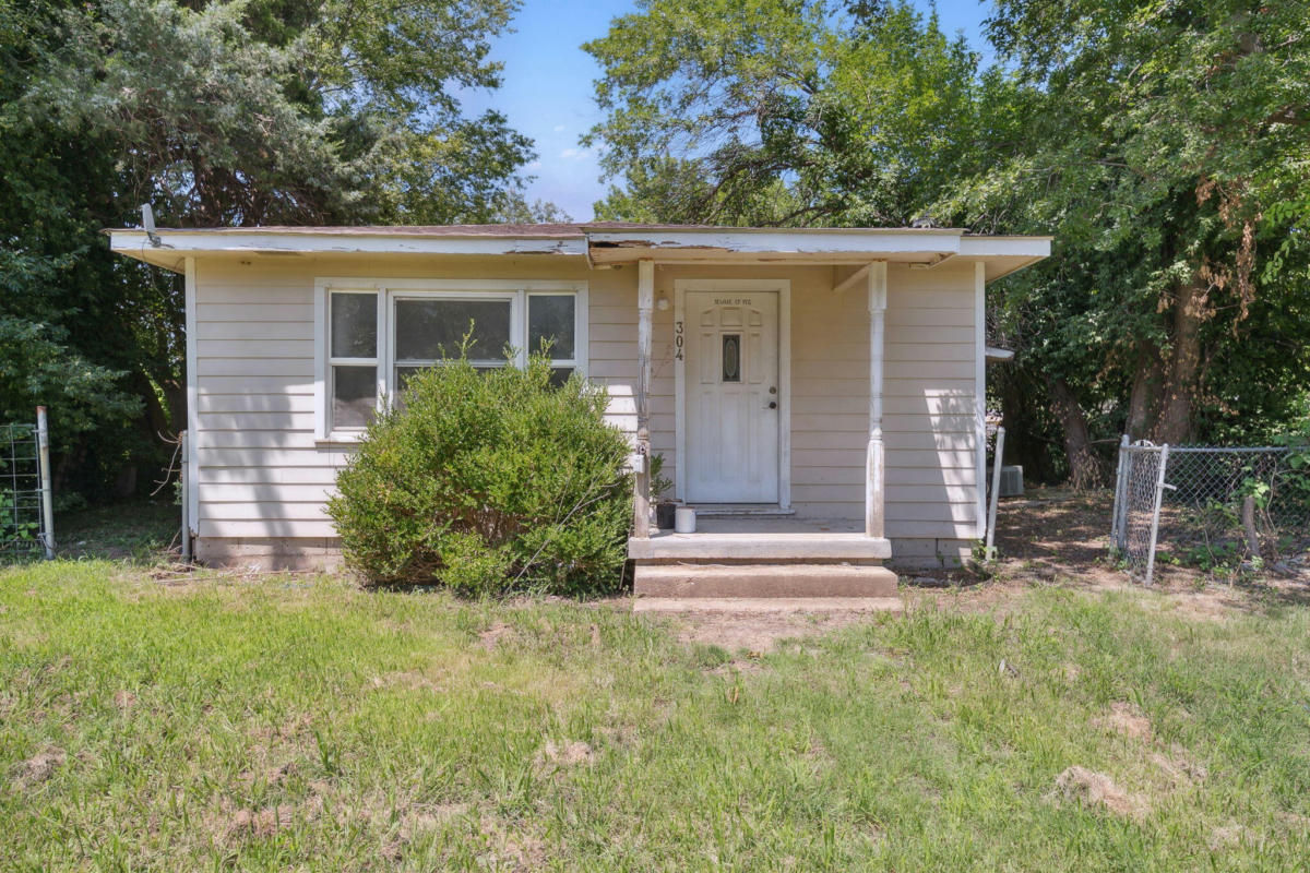 304 NE 1ST ST, ADAIR, OK 74330, photo 1 of 11